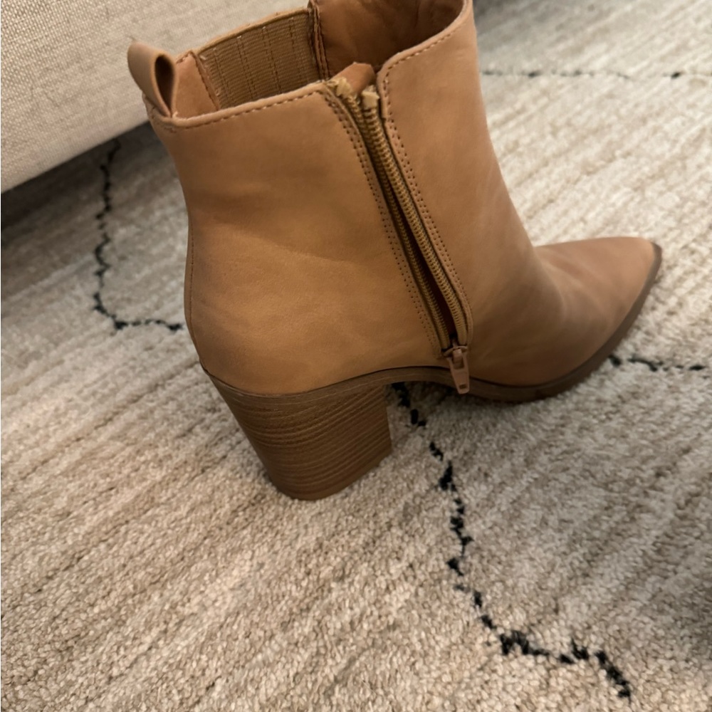 Target boots 8.5 - Picture 4 of 6